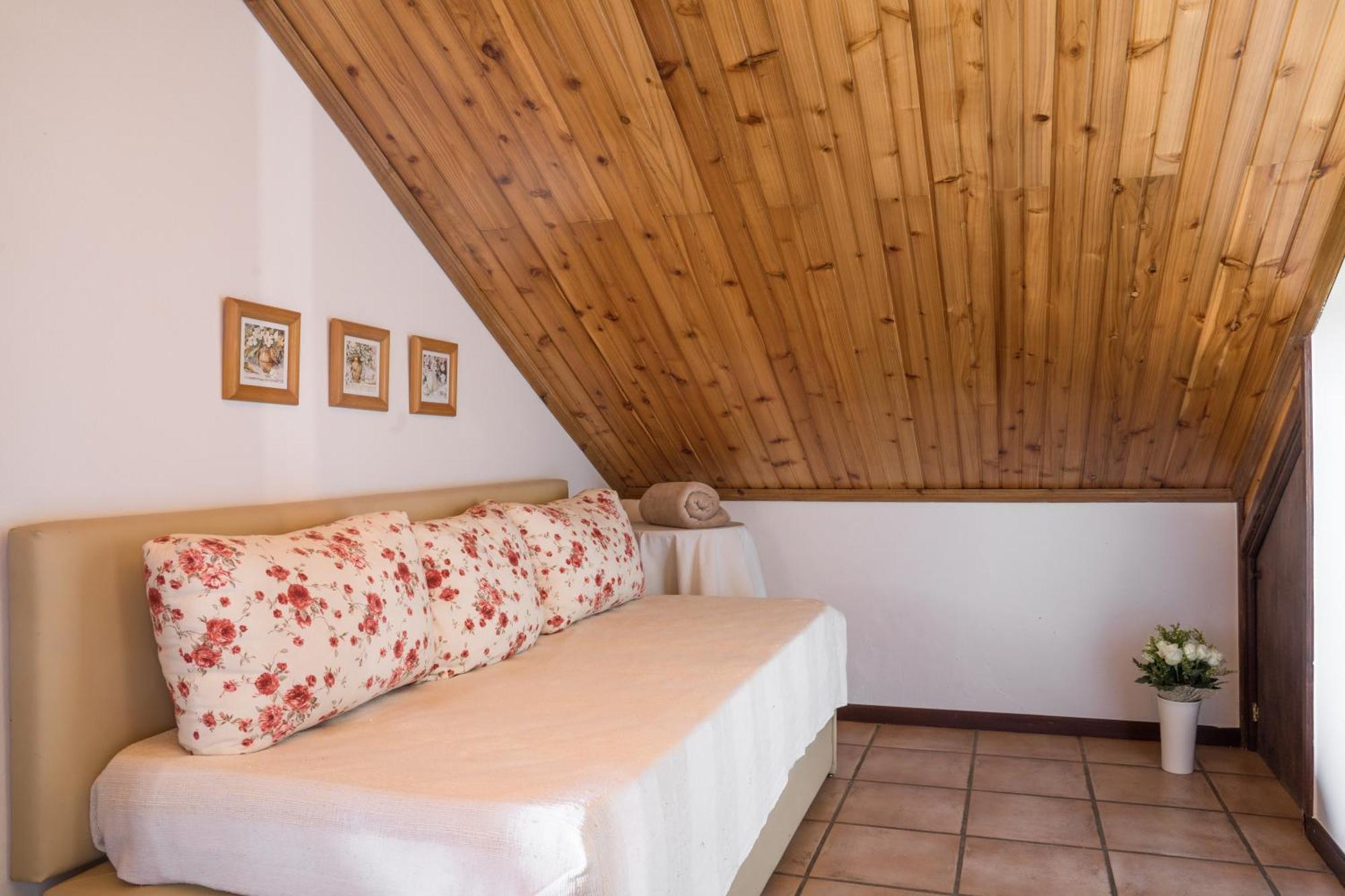 Casas De Campo Do Pomar B&B - Self Check-In Сантана Номер фото