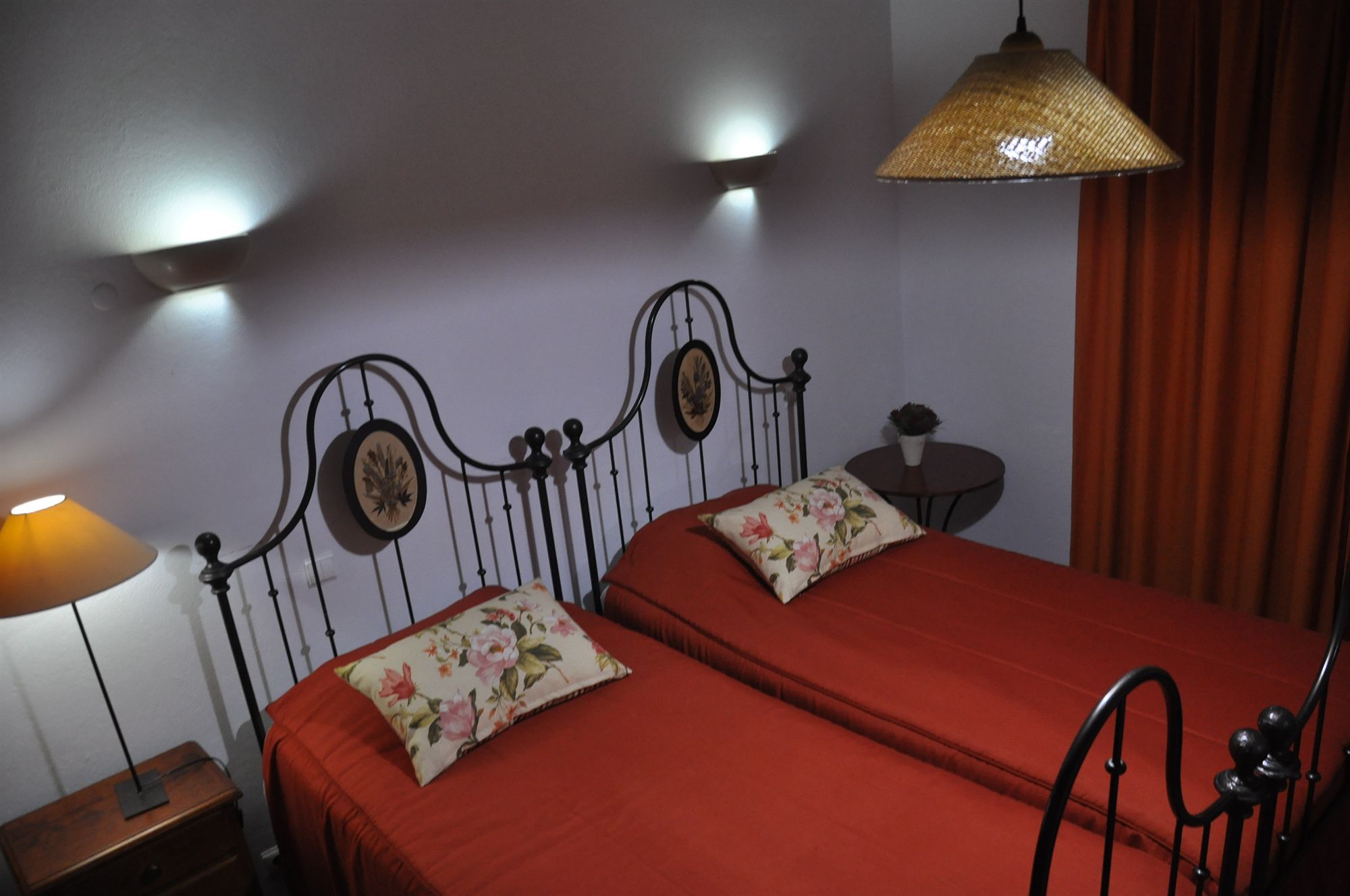 Casas De Campo Do Pomar B&B - Self Check-In Сантана Екстер'єр фото